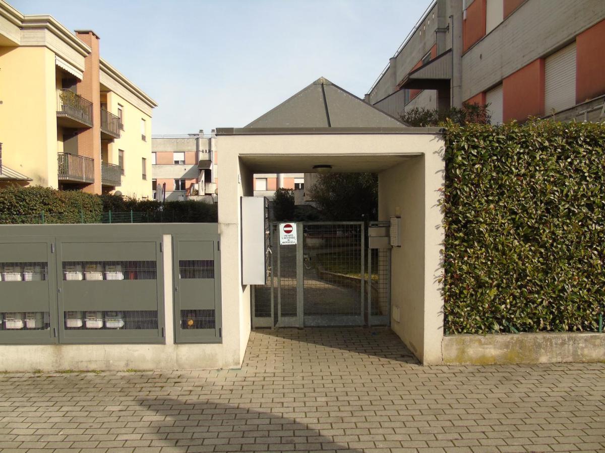 ホテル Casa Leonardo Airport Azzano San Paolo エクステリア 写真